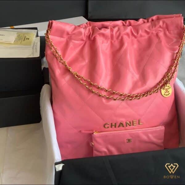 Chanel 22 Handbag Shiny Calfskin Gold-Tone Metal Coral Pink