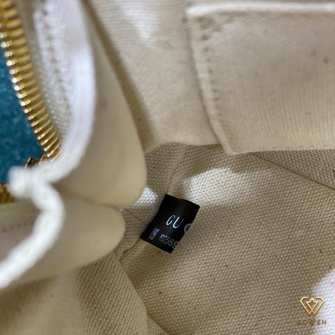 z3176994670884_3442c4221f5ce8aae751adbc7e2f7ad8