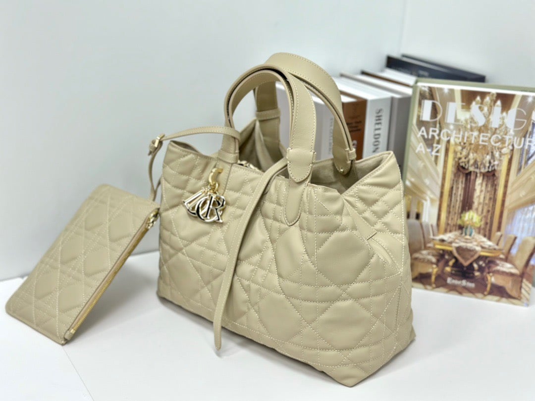 z4790453039710_0fe1f8f6c905fc5e3068acf08e5ad563